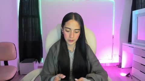 Snapshot of kaylie_xxx chatting on December 18, 2024, 10:24 pm kaylie online show from December 18, 2024, 10:24 pm