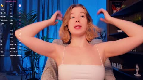 Hi Im Arina 3 online show from October 3, 2025, 10:07 pm