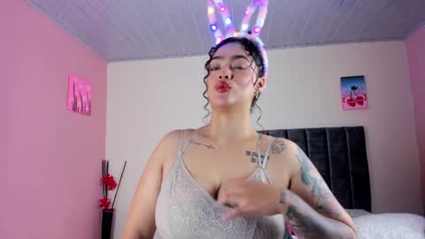 Snapshot of kayllaevans_ chatting on December 22, 2024, 4:38 pm Kay online show from December 22, 2024, 4:38 pm