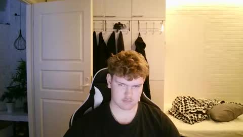 Aatu online show from November 21, 2025, 8:24 am