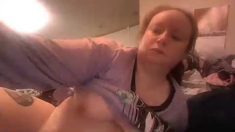 kcandler27 online show from November 27, 2025, 10:28 am