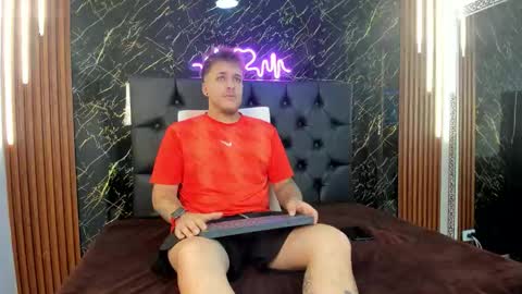 Snapshot of keane_lee chatting on October 20, 2025, 12:49 pm Keane online show from October 20, 2025, 12:49 pm