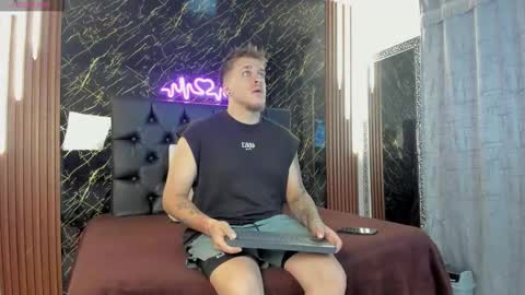 Snapshot of keane_lee chatting on November 28, 2025, 12:41 pm Keane online show from November 28, 2025, 12:41 pm