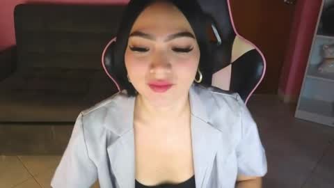 Snapshot of keeiity_moon chatting on April 21, 2026, 1:28 pm keeiity_moon online show from April 21, 2026, 1:28 pm