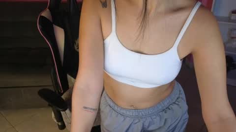 Snapshot of keeiity_moon chatting on May 12, 2026, 2:03 pm keeiity_moon online show from May 12, 2026, 2:03 pm