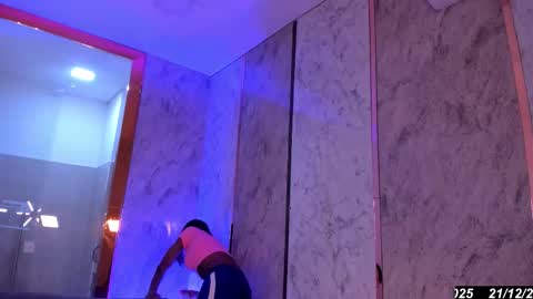 Snapshot of keila_mendoza chatting on December 21, 2025, 7:04 am Keila online show from December 21, 2025, 7:04 am