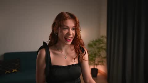 keira_knight online show from June 18, 2026, 7:40 pm