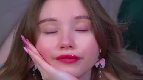 Keira online show from May 19, 2026, 1:56 am