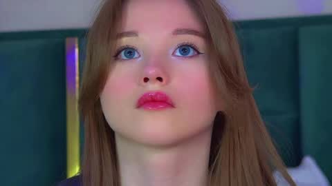 Keira online show from May 27, 2026, 1:57 am