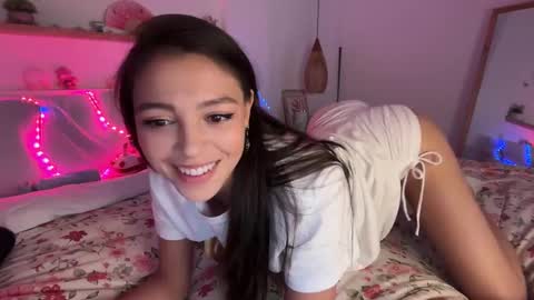 Snapshot of keirasworld chatting on November 3, 2025, 12:13 am keira online show from November 3, 2025, 12:13 am