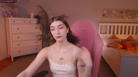 Rina online show from September 30, 2025, 7:35 am