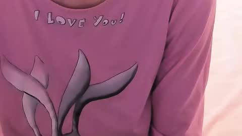 Snapshot of kellefox chatting on October 28, 2025, 8:40 am Linda online show from October 28, 2025, 8:40 am