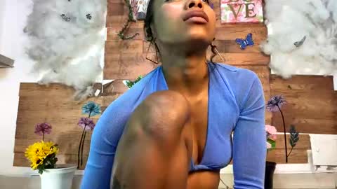 kelly__thomson online show from January 22, 2025, 3:52 am