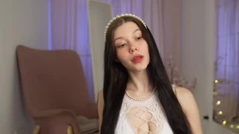 Snapshot of kelly_ember chatting on February 21, 2025, 9:34 am KELLY online show from February 21, 2025, 9:34 am