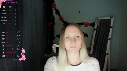 Kelly online show from October 28, 2025, 1:14 pm