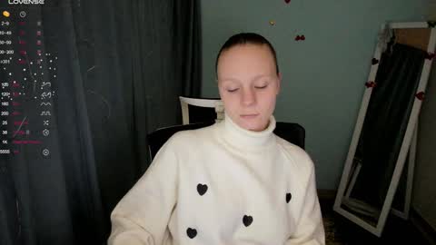 Kelly online show from November 10, 2025, 1:21 pm