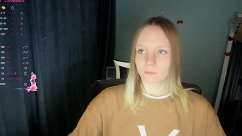 Kelly online show from November 11, 2025, 1:44 pm