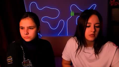 kelly_may1 online show from November 10, 2025, 12:15 pm