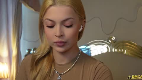 Kelly online show from October 24, 2025, 5:37 am