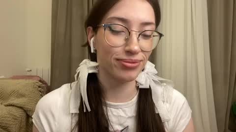 Kelly online show from December 15, 2025, 6:01 pm