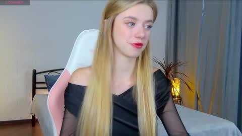Kelsi online show from September 16, 2025, 1:12 pm