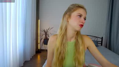 Kelsi online show from September 21, 2025, 5:31 am