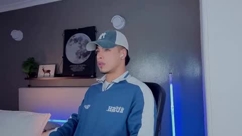   online show from October 13, 2025, 11:32 am