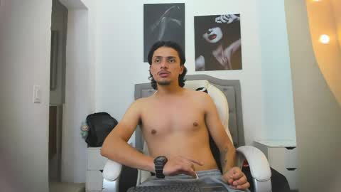 Snapshot of ken_valkov chatting on April 21, 2026, 8:01 pm Ken Valkov online show from April 21, 2026, 8:01 pm