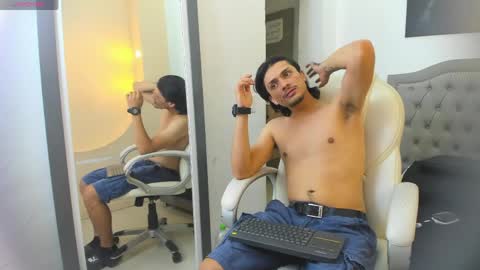 Snapshot of ken_valkov chatting on April 23, 2026, 8:33 pm Ken Valkov online show from April 23, 2026, 8:33 pm