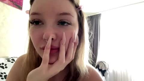 Mia online show from June 13, 2026, 9:07 am