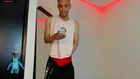 Snapshot of kenan_2601 chatting on October 17, 2025, 12:25 am kenan 2601 online show from October 17, 2025, 12:25 am