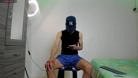 Snapshot of kenan_2601 chatting on October 25, 2025, 10:37 pm kenan 2601 online show from October 25, 2025, 10:37 pm