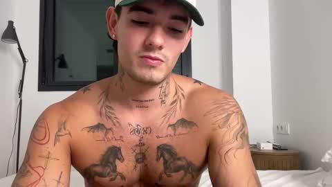 Snapshot of kenboyea_ chatting on October 6, 2025, 5:32 pm luis carlos esteban online show from October 6, 2025, 5:32 pm