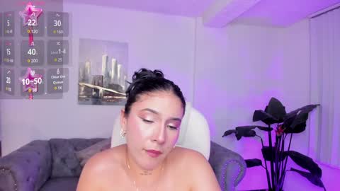 Snapshot of kendaall_jenner chatting on December 19, 2024, 12:02 am Kendall Jenner online show from December 19, 2024, 12:02 am