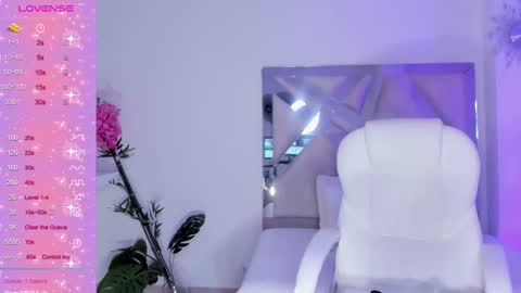 Snapshot of kendaall_jenner chatting on February 9, 2025, 7:05 am Kendall Jenner online show from February 9, 2025, 7:05 am