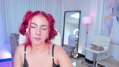 Snapshot of kendaall_jenner chatting on February 12, 2025, 7:02 am Kendall Jenner online show from February 12, 2025, 7:02 am