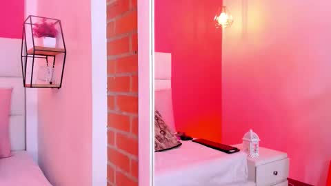 Camila online show from October 3, 2025, 12:13 pm