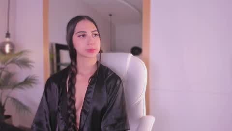    online show from November 4, 2025, 12:15 pm