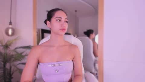    online show from November 11, 2025, 12:05 pm