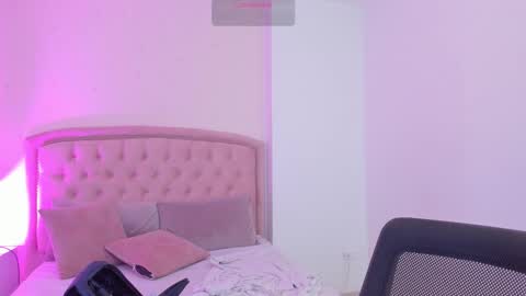 Kendall online show from February 13, 2026, 8:10 am