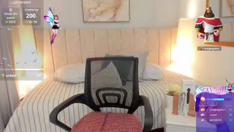 Snapshot of kendallqueenn chatting on February 14, 2025, 11:20 pm Kendall online show from February 14, 2025, 11:20 pm