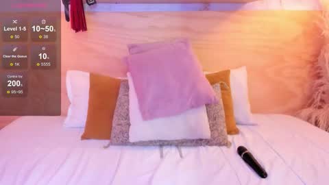 Kendall online show from November 13, 2025, 2:43 am