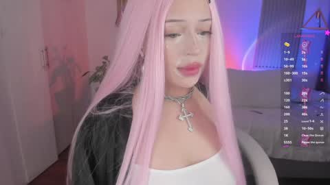 Kendall  online show from October 14, 2025, 7:03 pm