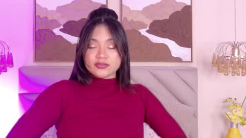 Kendal online show from November 21, 2025, 2:32 am