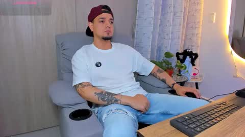 kendel_dimitri online show from October 16, 2025, 2:34 am