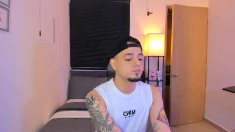 kendel_dimitri online show from April 12, 2026, 5:34 am