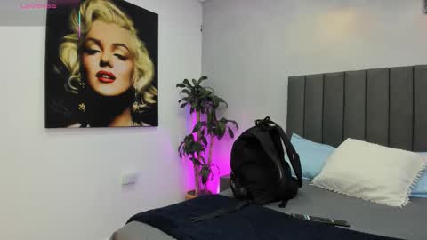 Kendra London online show from January 14, 2026, 11:05 am