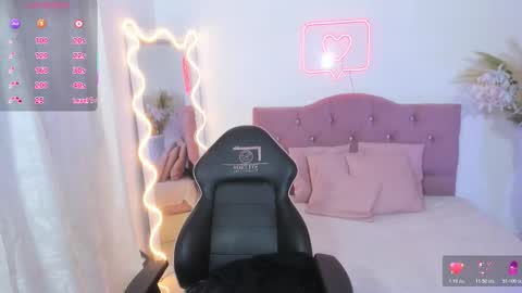 Snapshot of kendra_tay chatting on December 2, 2025, 4:40 am kendra online show from December 2, 2025, 4:40 am