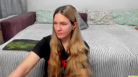 Snapshot of kendra_xx_ chatting on October 10, 2025, 1:26 am Kendra online show from October 10, 2025, 1:26 am