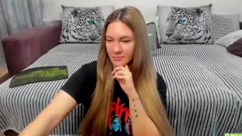 Snapshot of kendra_xx_ chatting on October 17, 2025, 1:20 am Kendra online show from October 17, 2025, 1:20 am